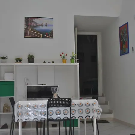 Holiday home Smart Central Decumani Naples